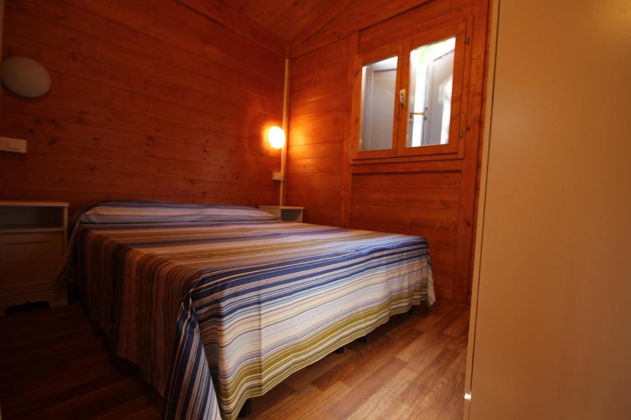 Camping Calatella Parco Di Vacanza Marina di Massa Zewnętrze zdjęcie