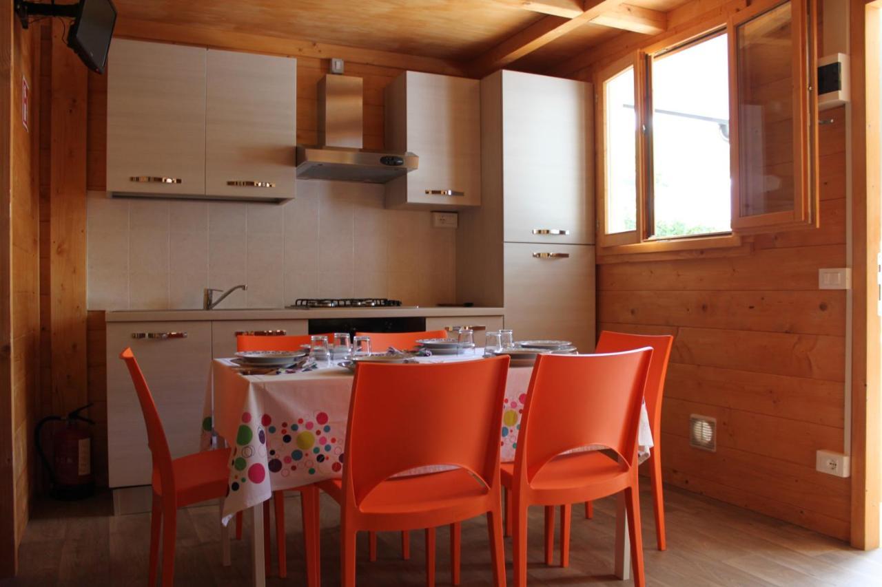 Camping Calatella Parco Di Vacanza Marina di Massa Zewnętrze zdjęcie