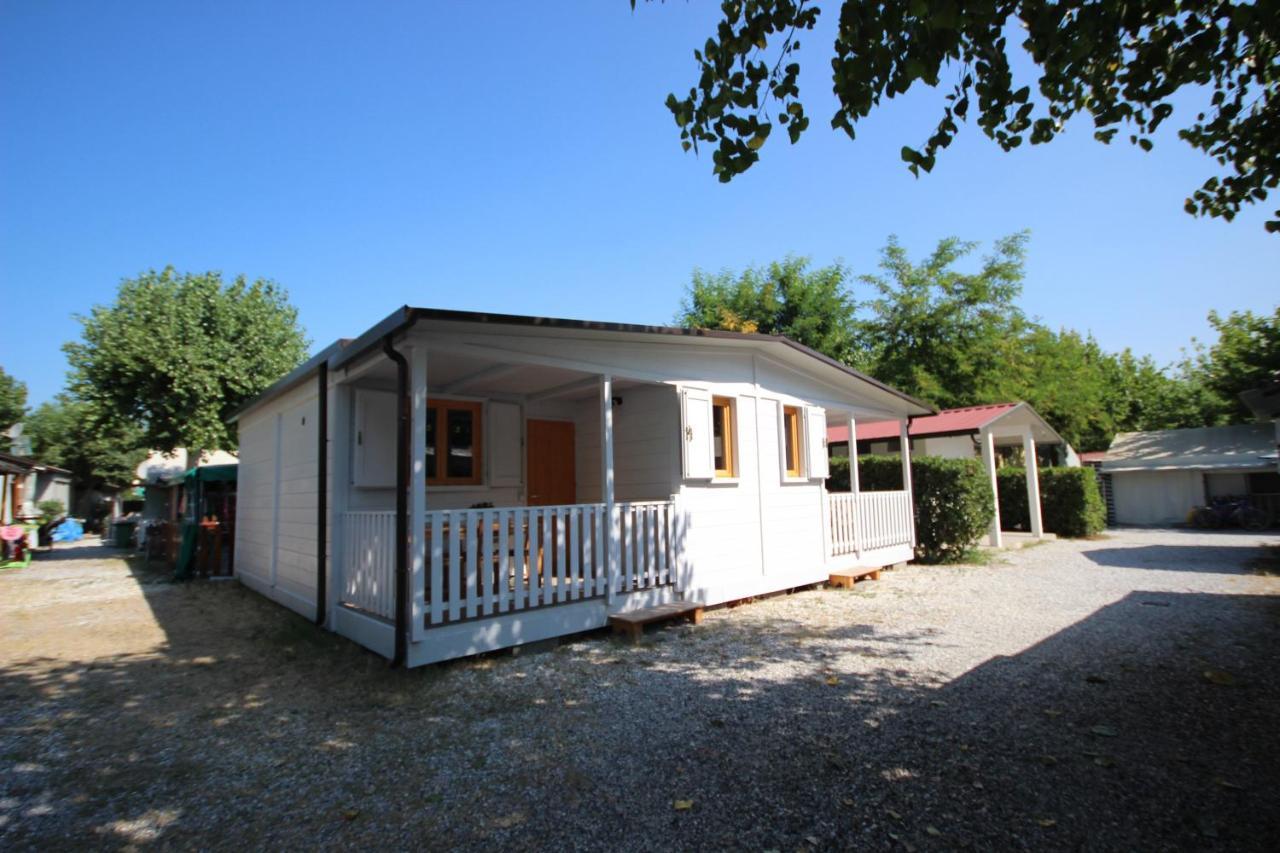 Camping Calatella Parco Di Vacanza Marina di Massa Zewnętrze zdjęcie