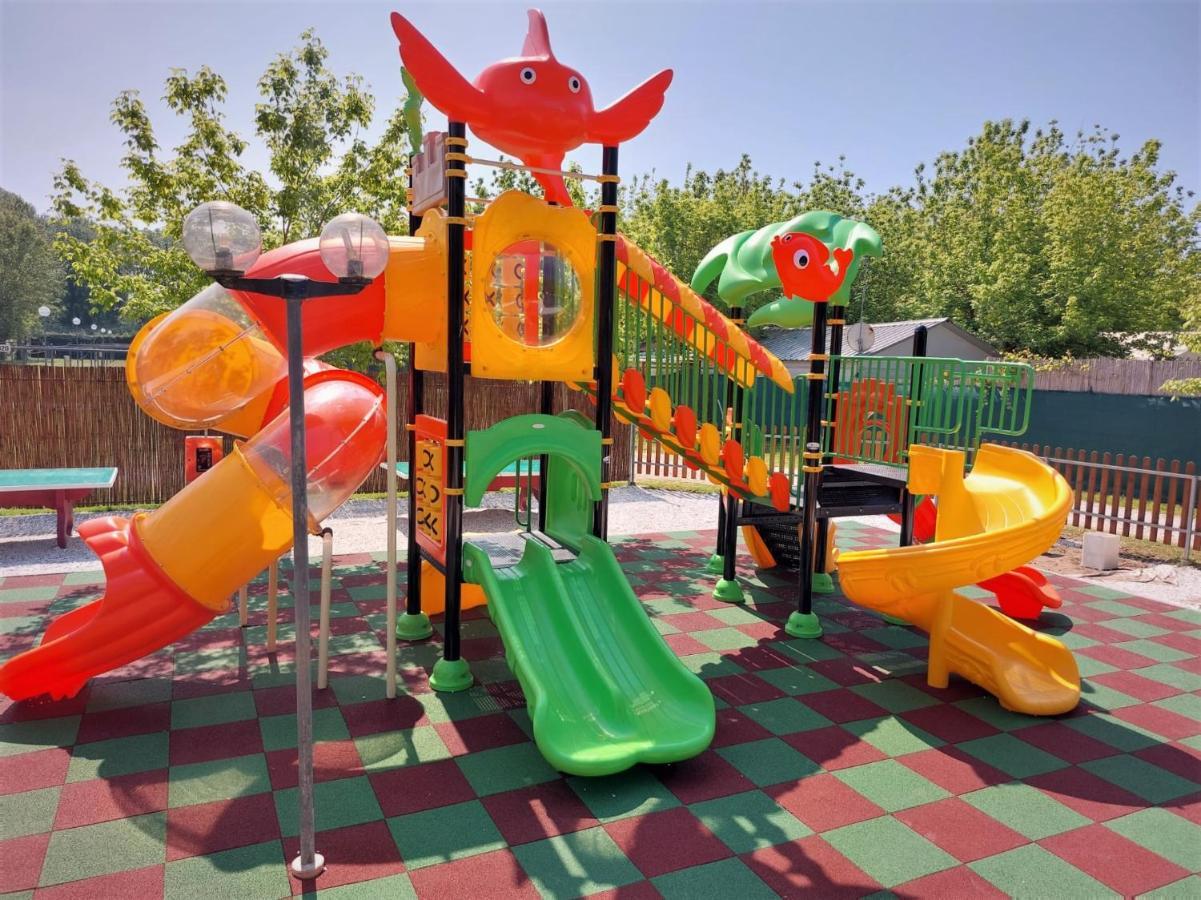 Camping Calatella Parco Di Vacanza Marina di Massa Zewnętrze zdjęcie