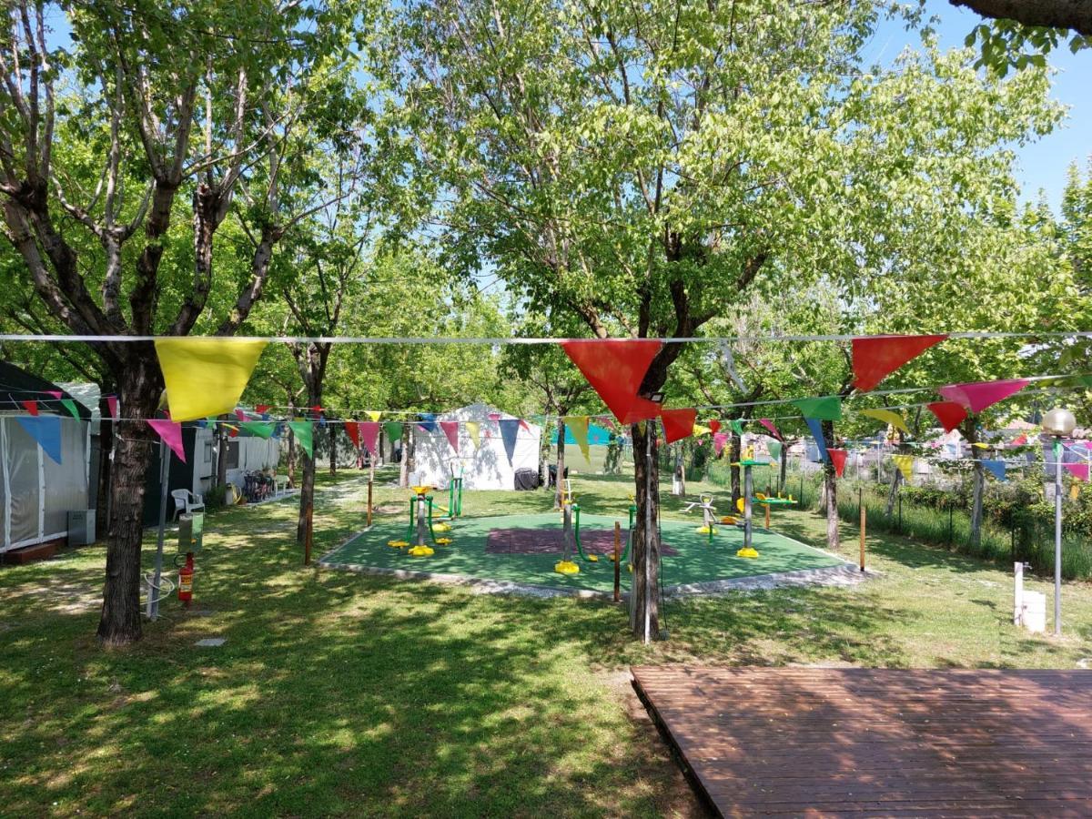 Camping Calatella Parco Di Vacanza Marina di Massa Zewnętrze zdjęcie
