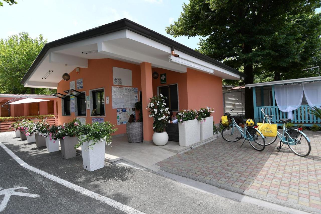 Camping Calatella Parco Di Vacanza Marina di Massa Zewnętrze zdjęcie