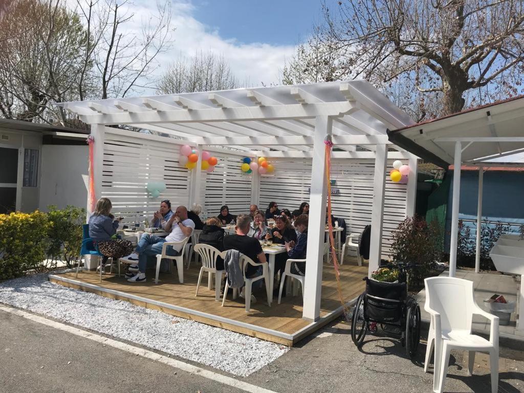 Camping Calatella Parco Di Vacanza Marina di Massa Zewnętrze zdjęcie