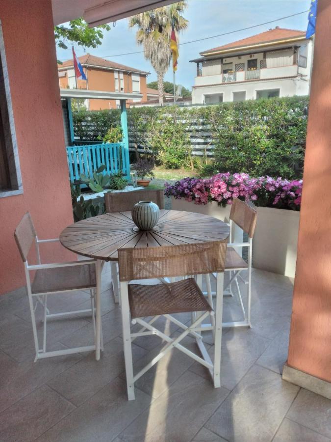 Camping Calatella Parco Di Vacanza Marina di Massa Zewnętrze zdjęcie