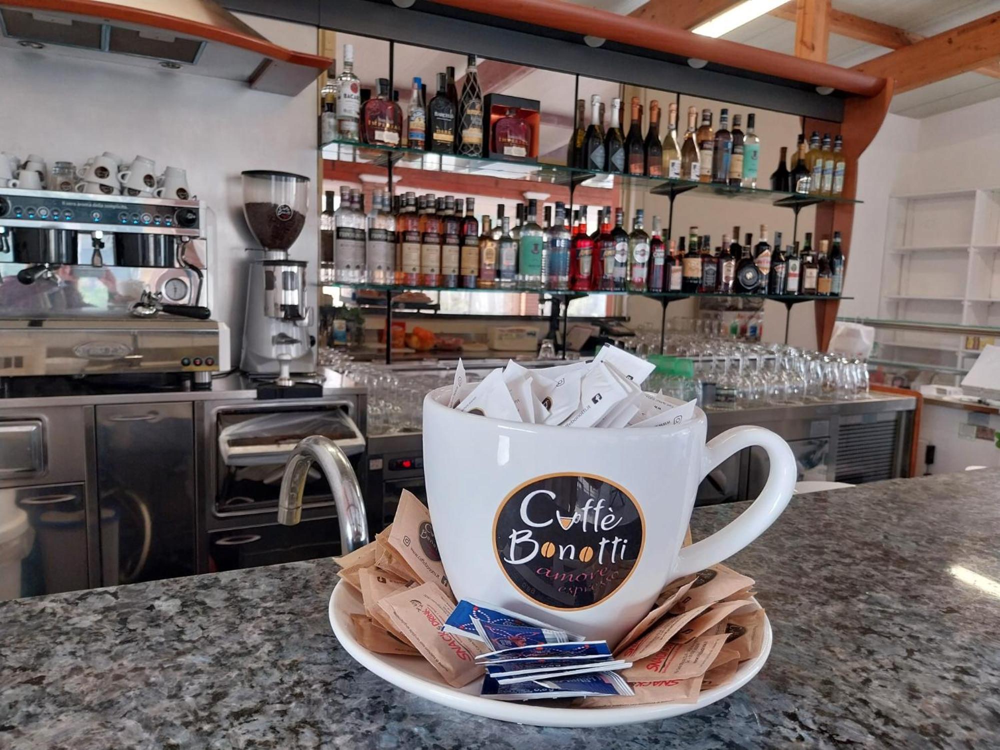 Camping Calatella Parco Di Vacanza Marina di Massa Zewnętrze zdjęcie