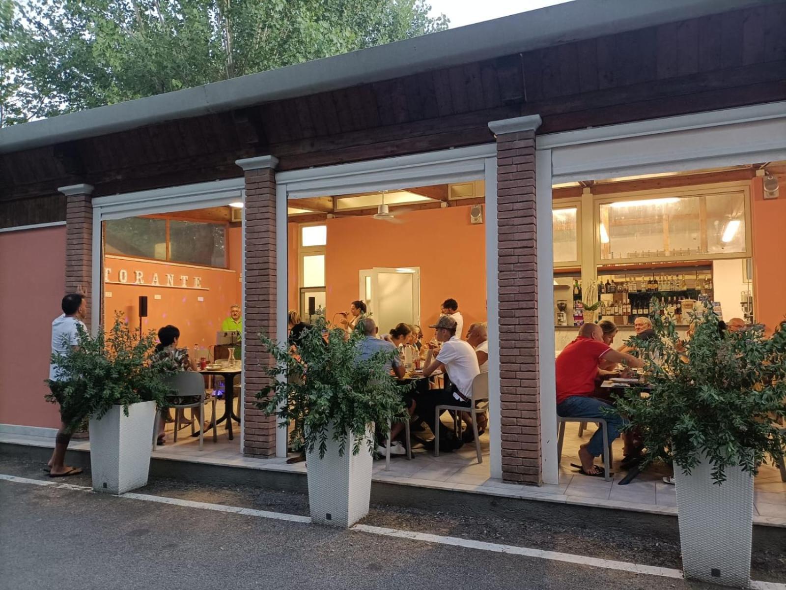 Camping Calatella Parco Di Vacanza Marina di Massa Zewnętrze zdjęcie