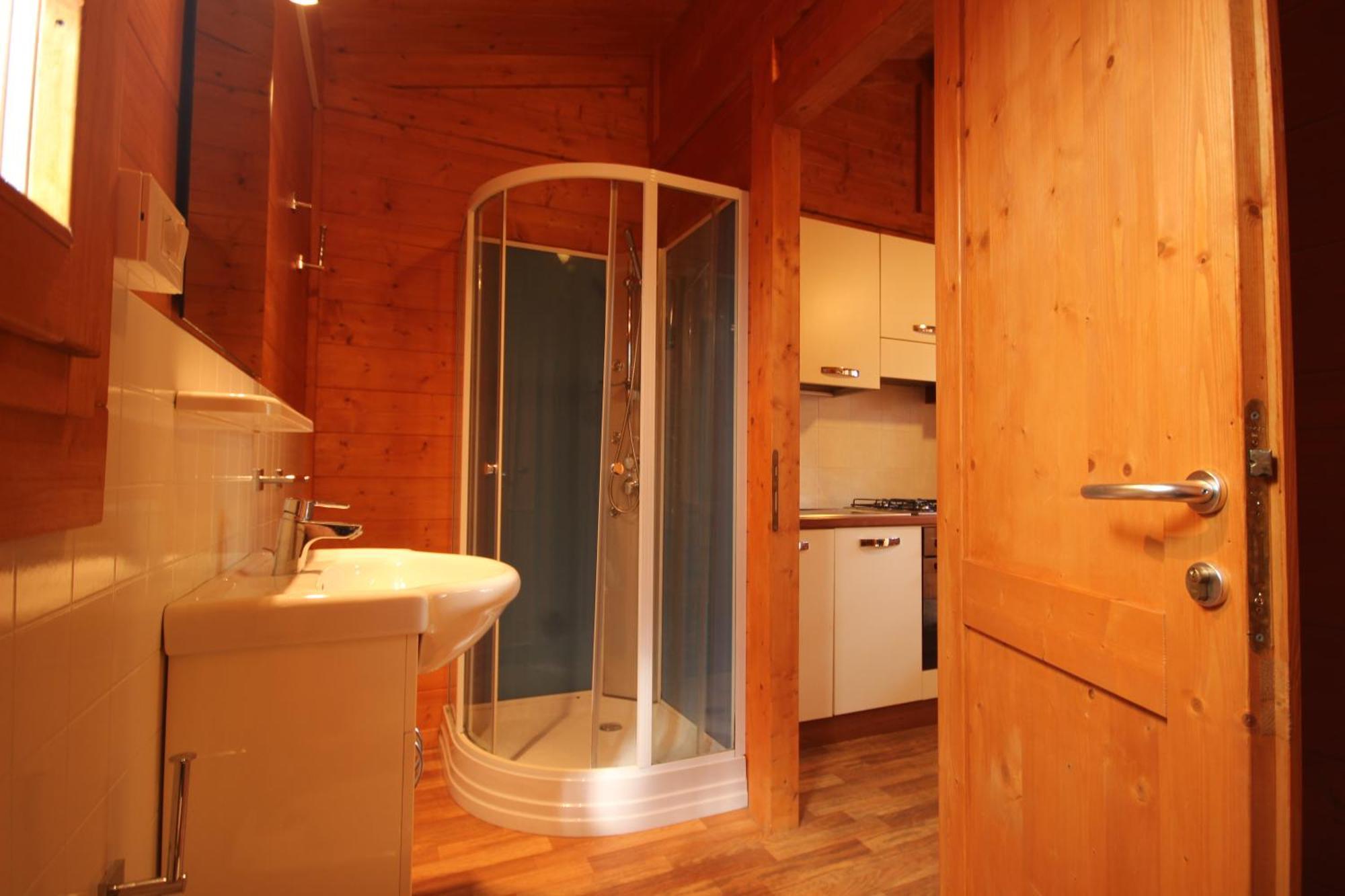 Camping Calatella Parco Di Vacanza Marina di Massa Zewnętrze zdjęcie